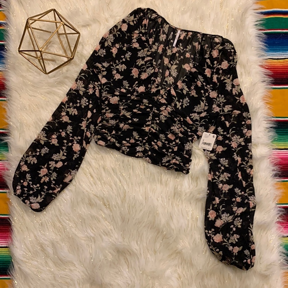NWT Free People Black Floral Print Crop Top with Deep V & Ruching Women’s Small